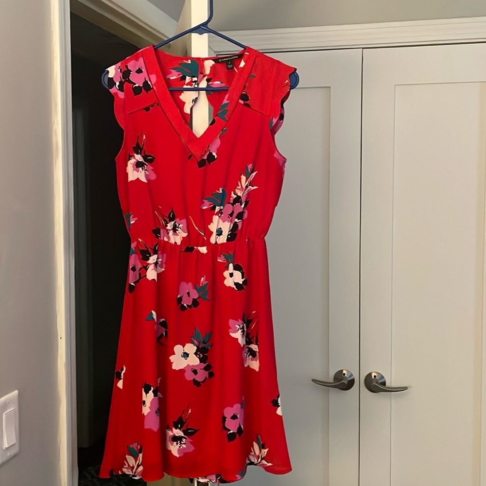 Red floral scalloped sleeveless dress